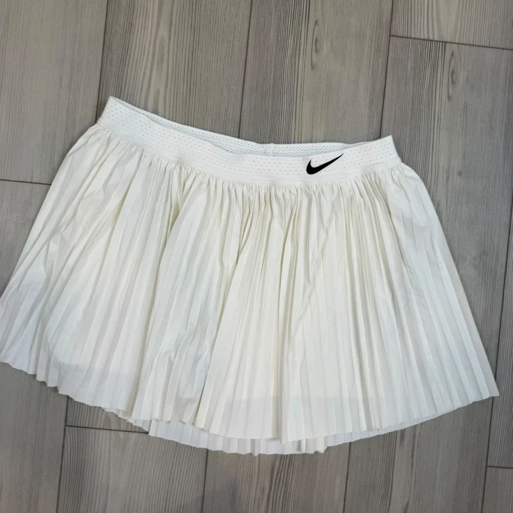 Nike DX1404-100 Dri-Fit Pleated Club Tennis Skort White Womens Large
